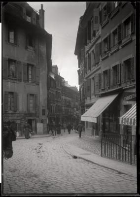 Vue de la rue du Pré, actuelle rue centrale.