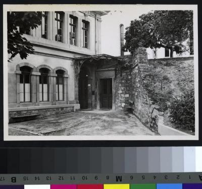 Institut d'anatomie pathologique: façade extérieure du bâtiment 'Les Ecureuils'.