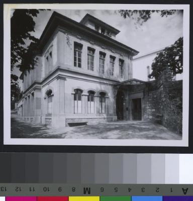 Institut d'anatomie pathologique: façade extérieure du bâtiment 'Les Ecureuils'.
