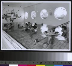 Hôpital Nestlé: piscine.