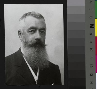 Portrait en buste du Prof. Jean Jacques Frédéric Georges Larguier des Bancels.